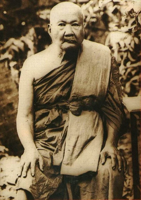 Luang Pu Poo (Lp Poo / Lp Pu / Lp Phu) Wat Intharawihan